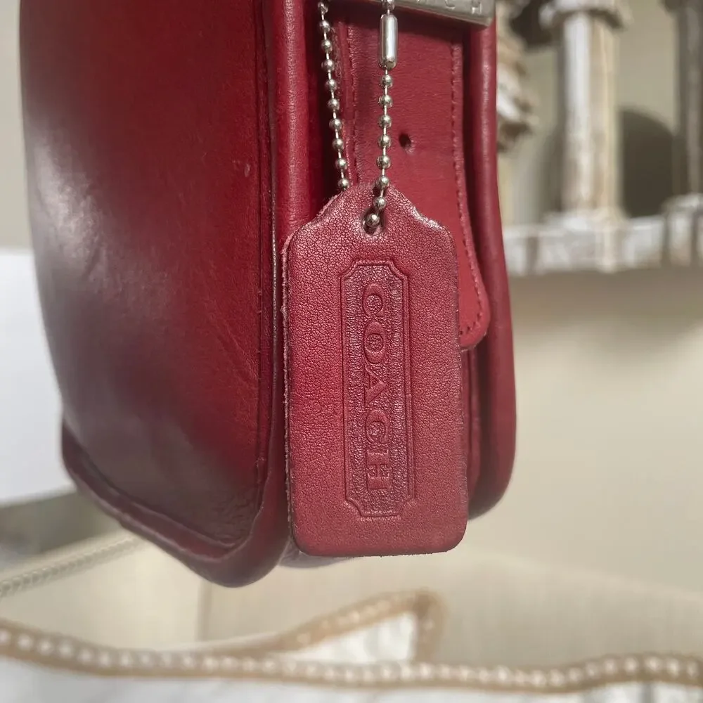 Rare Vintage Coach Camera Bag 9817 Red Glove Tanned Leather Crossbody USA